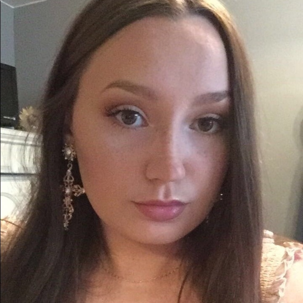 Meet your Posher, Kelly